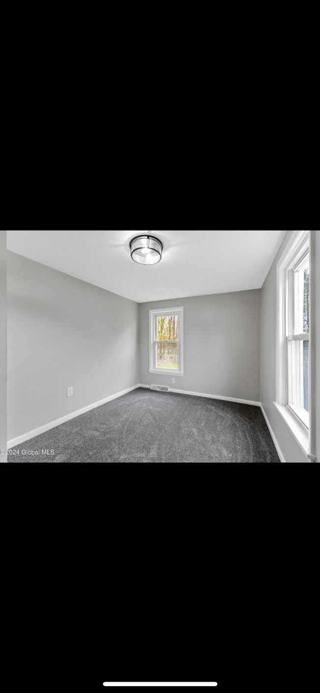Building Photo - 146 Forts Ferry Rd
