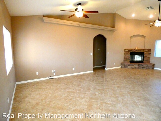 Building Photo - 4 br, 2 bath House - 2101 Buena Vista Dr.