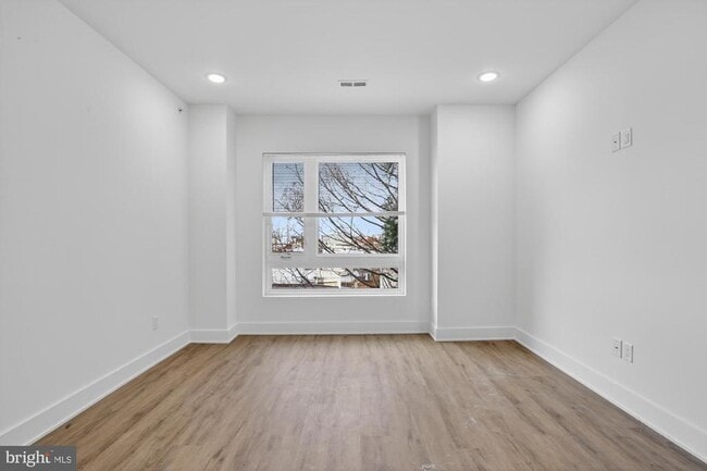 Foto del edificio - 2331 E York St