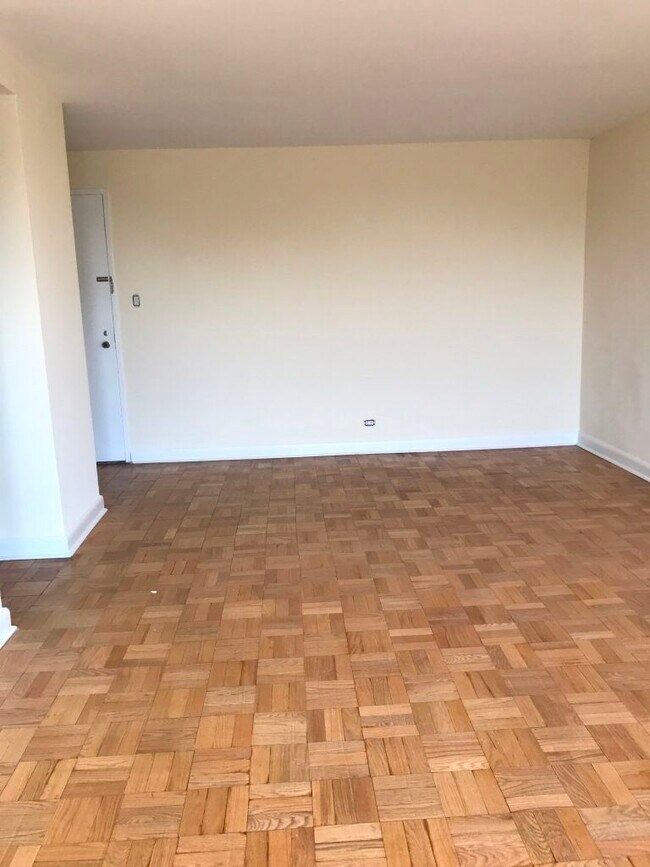 Foto del edificio - 123-60 83rd Ave