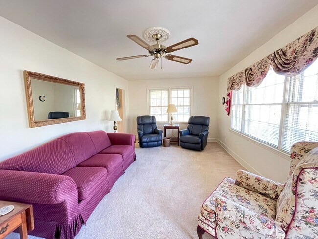 Foto del edificio - Fully Furnished~All Inclusive~Waiting For YOU!