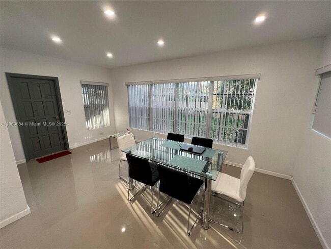 Foto del edificio - 1430 SW 14th St