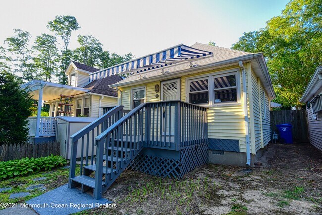 Building Photo - 465 Monmouth Ave
