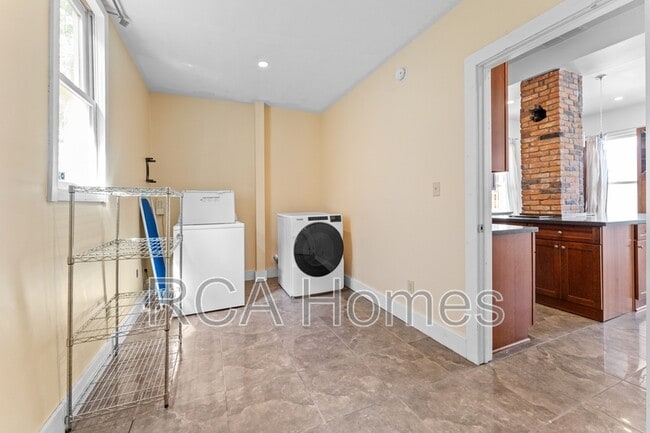 Photo - 1006 Lexington Ave House