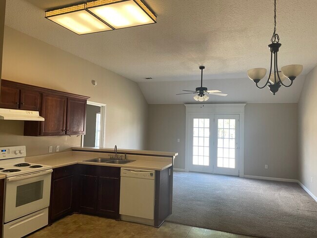 Foto del edificio - 140 Auburn Cir