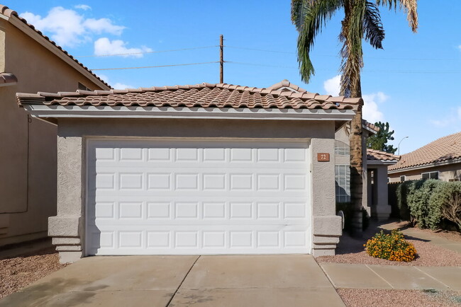 Building Photo - 72 N Cholla St