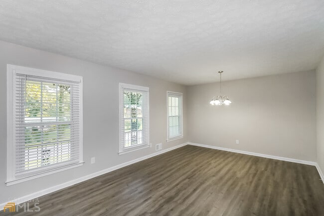 Building Photo - 2992 Laura Ln