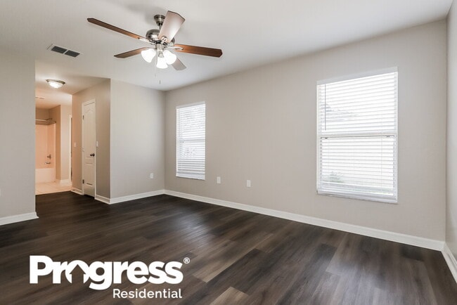 Building Photo - 6811 Krenson Oaks Cir