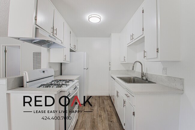 Foto del edificio - 821 N Wilcox Ave