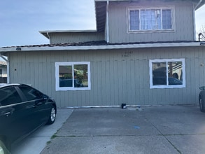 Building Photo - 33343 5th St