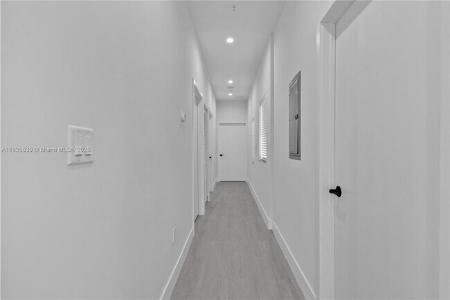 Foto del edificio - 1786 SW 9th St