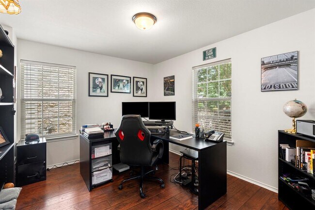 Building Photo - 1051 Dorn