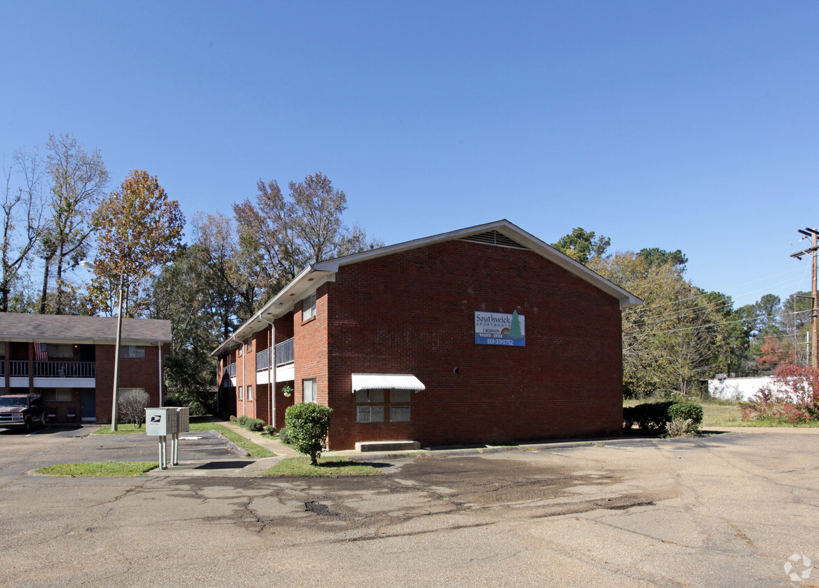 Building Photo - Southwick Apartments