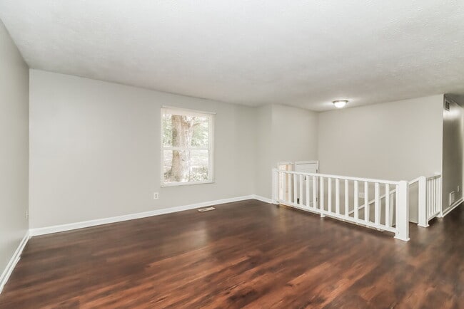 Building Photo - 3075 Flowers Dr