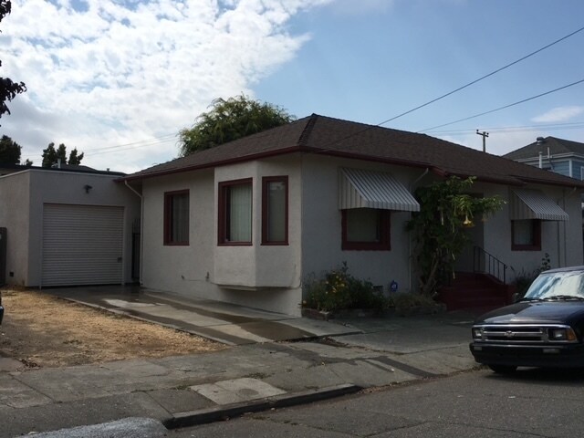 Foto del edificio - 4512 Lawton Ave