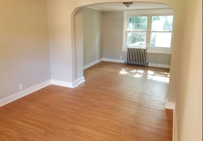Foto del edificio - Adorable 3 Bedroom Home for RENT in Beechview