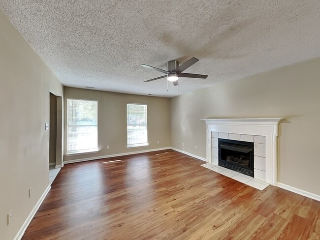 Building Photo - 6047 Hedgecrest Pl