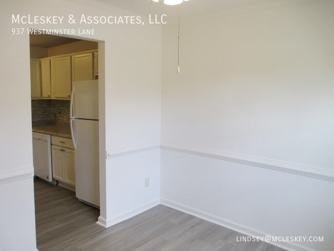 Foto del edificio - 937 Westminster Ln