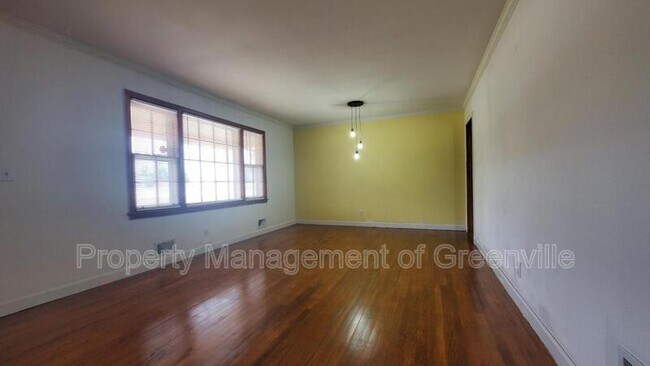 Foto del edificio - 4 Claxton Dr