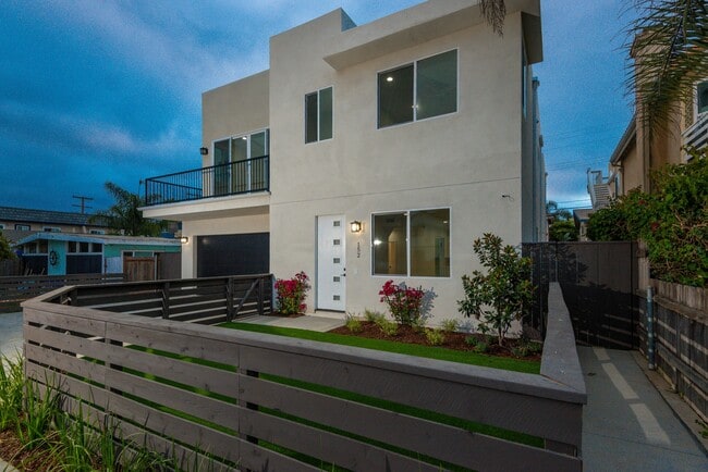 Building Photo - 152 Elder Ave