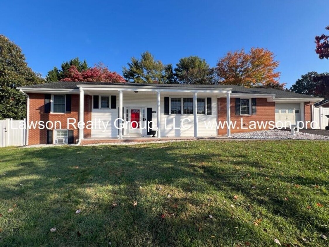 Foto principal - Very Nice & Spacious Home in Hidden Valley...