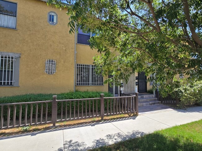 Building Photo - 3454 West Blvd
