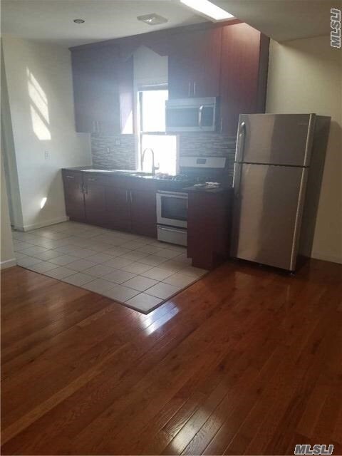 Primary Photo - 555 Hempstead Turnpike