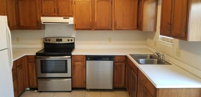 Building Photo - 18 Upton Ct Dr