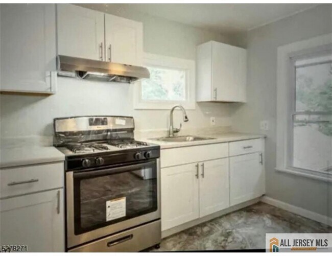 Foto del edificio - 737 Kensington Ave