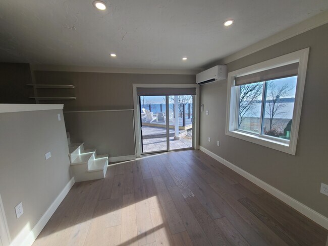 Foto del edificio - 77 Harbor View Ave