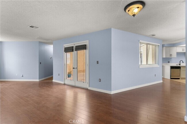 Foto del edificio - 1068 Occidental Cir