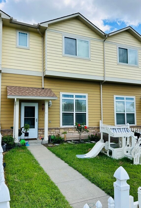 Primary Photo - Beautifully Updated, Close to Fort Riley!