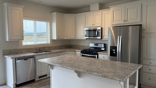 Foto del edificio - 40528 Calle Cancion