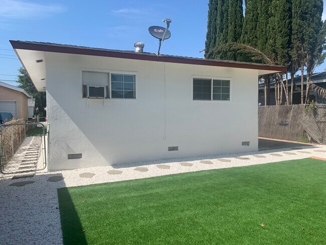 Foto del edificio - 12252 Academy Way