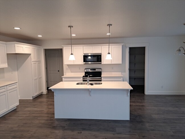 Building Photo - 4050 W 1470 N