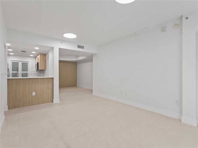 Foto del edificio - 6420 NW 114th Ave
