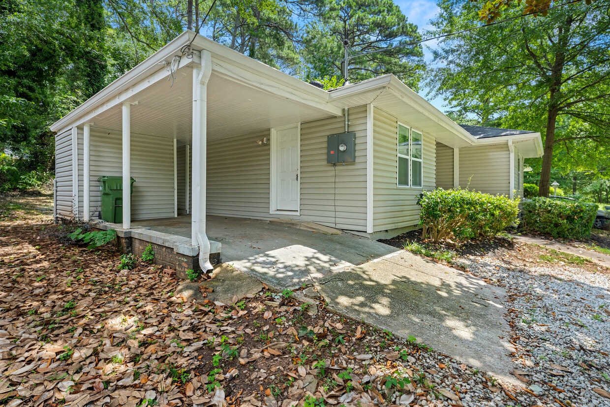 Photo - 1780 Brewer Blvd SW (Atlanta, GA)
