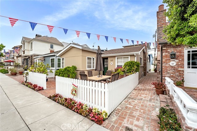 Primary Photo - 123 Opal Ave