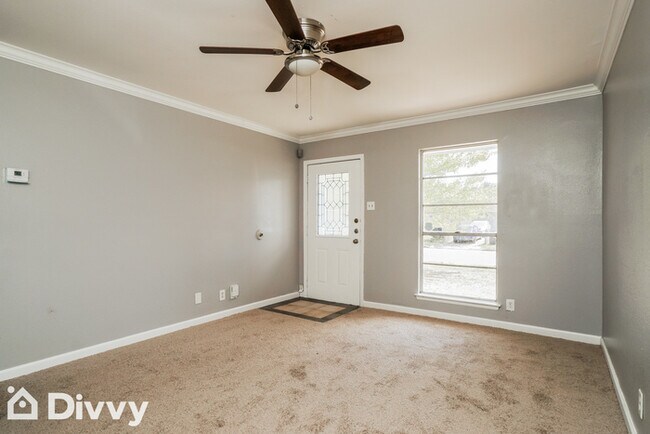 Foto del edificio - 7335 Cabin Creek Dr