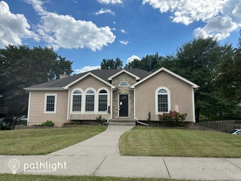 Foto principal - 715 Holiday Dr
