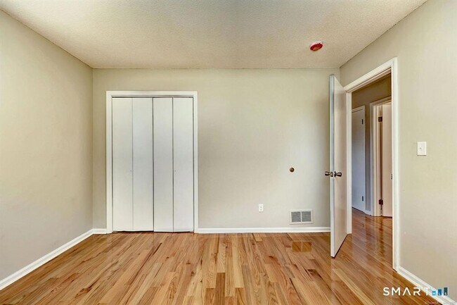 Foto del edificio - 1145 Sherman Ave