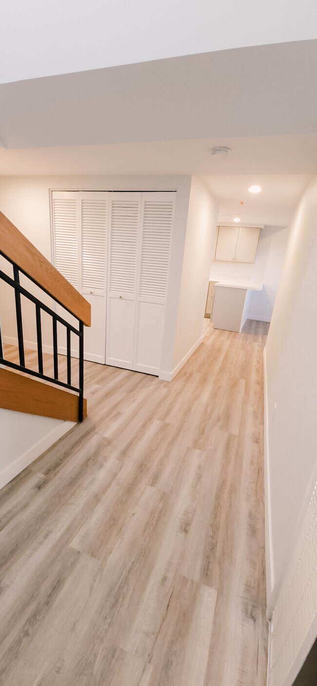 All new floors and paint - 115 Rogue River Hwy