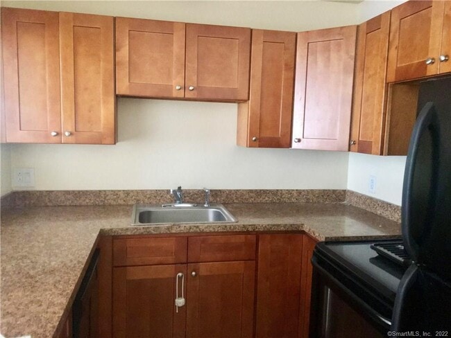 Foto del edificio - 113 Niles Hill Rd