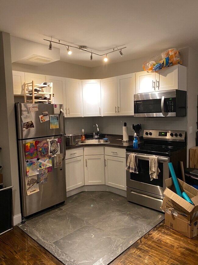 Foto del edificio - 2211 Ditmas Ave