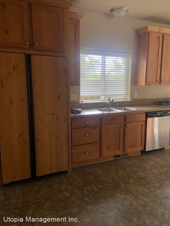 Building Photo - 3 br, 2.5 bath House - 4438 SE Hillyard Ct