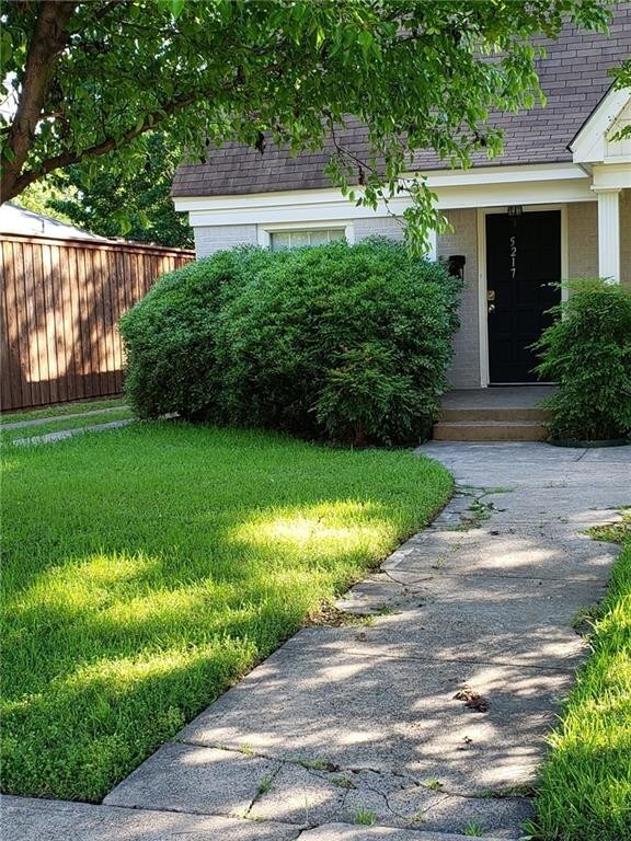 Primary Photo - 5217 Stoneleigh Ave