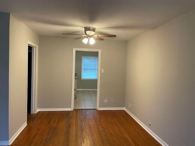 Building Photo - 1232 Chevy Chase Dr