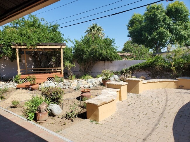 Gazebo sitting area and lovely yard to relax in. - 17961 Lull St
