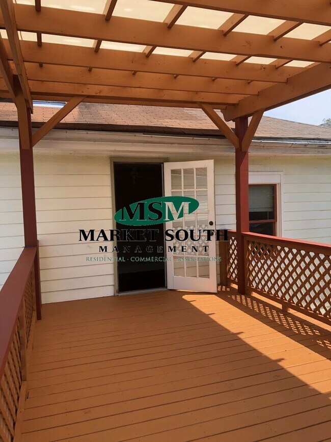 Foto del edificio - *REDUCED!!* Beautifully Renovated Victorian Home