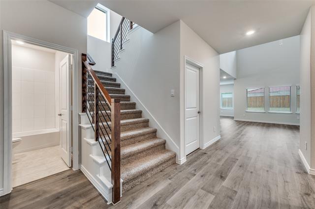 Building Photo - 1600 Bleriot Ct